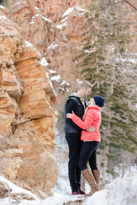 EK-Studios-Utah-Wedding-Photographers-Winter-photoshoot-up-the-canyon-Utah044-Blog(pp_w480_h720)