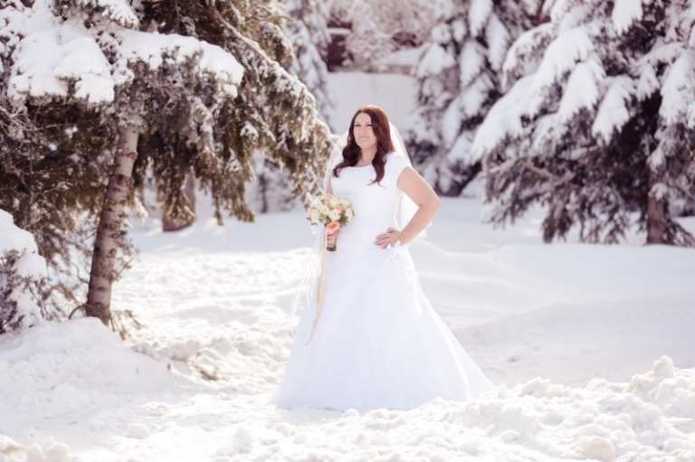 Wedding-and-Portrait-Photographer-Winter-Bridals-in-the-snow001EK1_4630-Blog(pp_w768_h511)