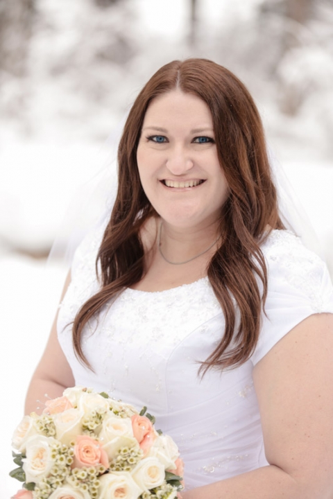 Wedding-and-Portrait-Photographer-Winter-Bridals-in-the-snow015EK1_4913-Blog(pp_w480_h720)
