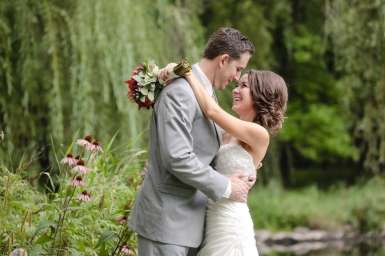 EK-Studios-Utah-Wedding-Photographers-Minnesota-Wedding-Photography-Woods-Chappel-wedding-reception-excelsor-bay-veiw-room013-Blog(pp_w768_h511)