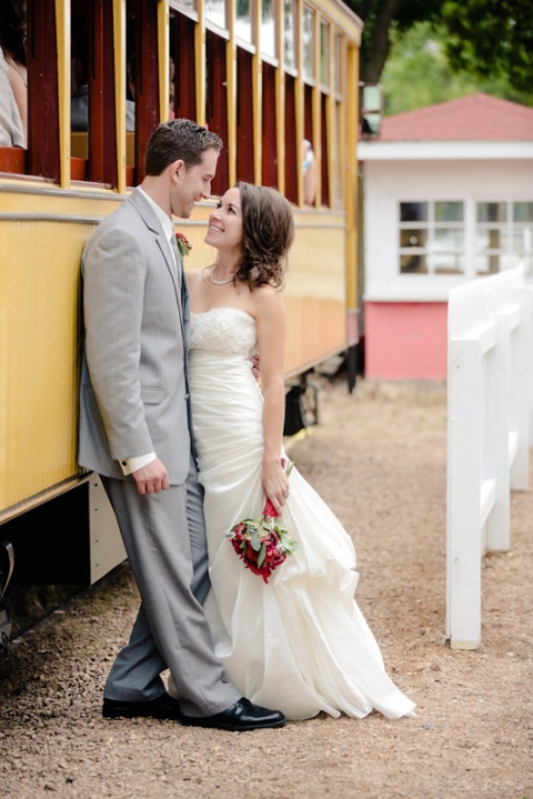 EK-Studios-Utah-Wedding-Photographers-Minnesota-Wedding-Photography-Woods-Chappel-wedding-reception-excelsor-bay-veiw-room065-Blog(pp_w480_h720)