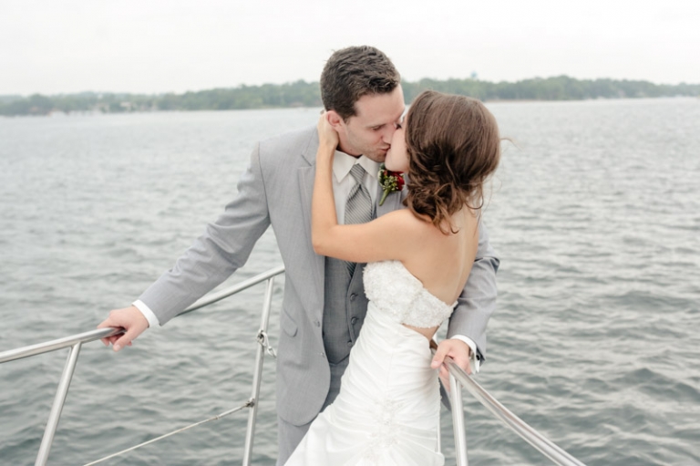 EK-Studios-Utah-Wedding-Photographers-Minnesota-Wedding-Photography-Woods-Chappel-wedding-reception-excelsor-bay-veiw-room085-Blog(pp_w768_h511)