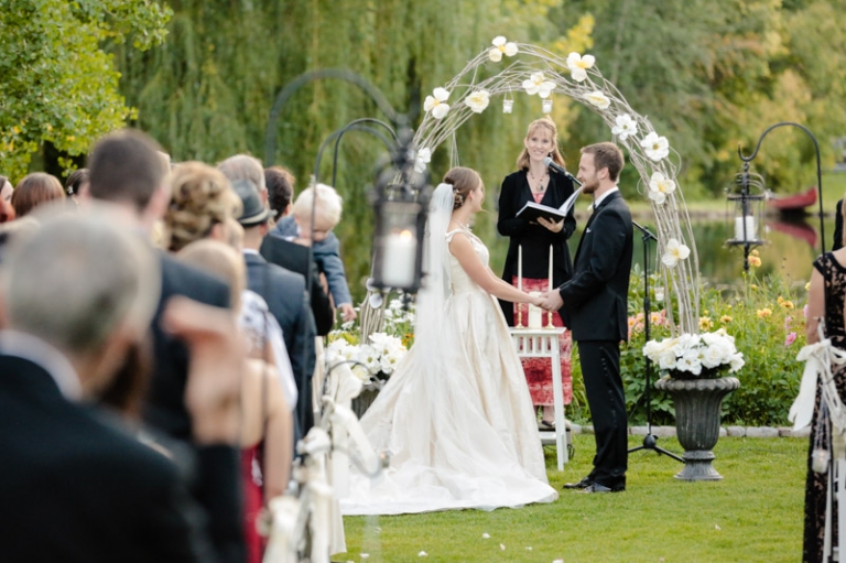 EK-Studios-Utah-Wedding-Photographers-Outdoor-wedding-quaint-reception026-Blog(pp_w768_h511)