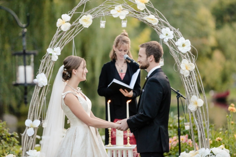 EK-Studios-Utah-Wedding-Photographers-Outdoor-wedding-quaint-reception033-Blog(pp_w768_h511)