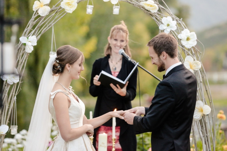 EK-Studios-Utah-Wedding-Photographers-Outdoor-wedding-quaint-reception036-Blog(pp_w768_h511)