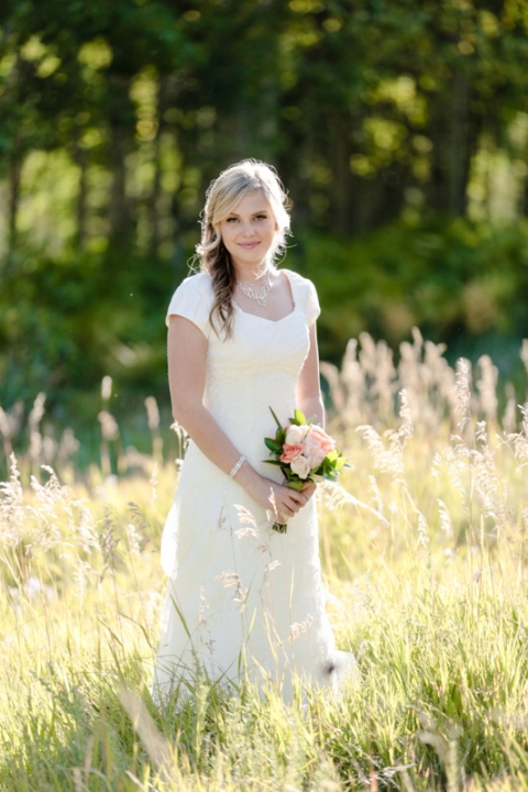EK-Studios-Utah-Wedding-Photographers-Bridals-in-woods-aspens006-Blog(pp_w480_h720)
