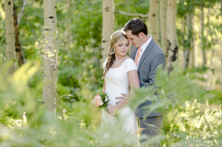 EK-Studios-Utah-Wedding-Photographers-Bridals-in-woods-aspens008-Blog(pp_w768_h511)