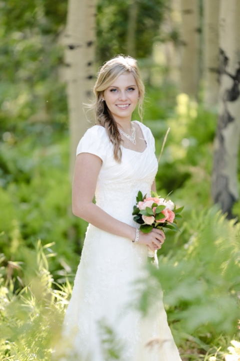 EK-Studios-Utah-Wedding-Photographers-Bridals-in-woods-aspens012-Blog(pp_w480_h720)