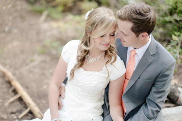 EK-Studios-Utah-Wedding-Photographers-Bridals-in-woods-aspens022-Blog(pp_w768_h511)