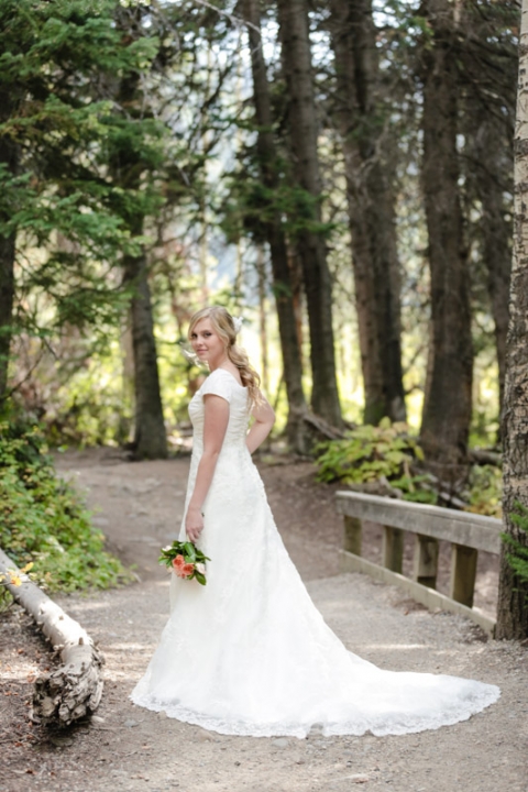 EK-Studios-Utah-Wedding-Photographers-Bridals-in-woods-aspens023-Blog(pp_w480_h720)