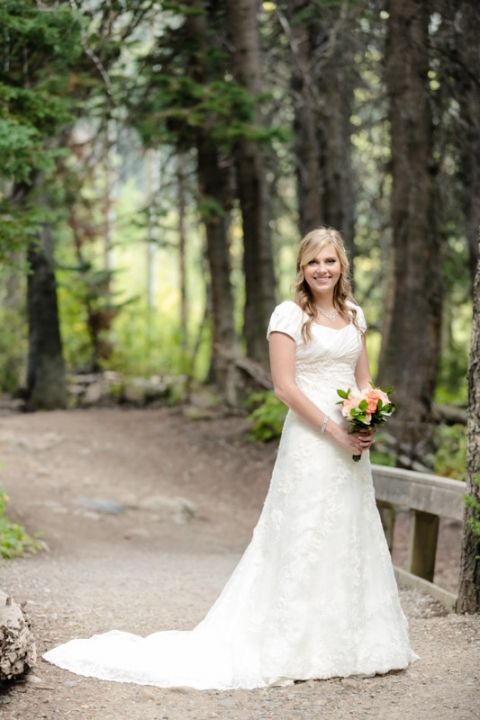 EK-Studios-Utah-Wedding-Photographers-Bridals-in-woods-aspens032-Blog(pp_w480_h720)