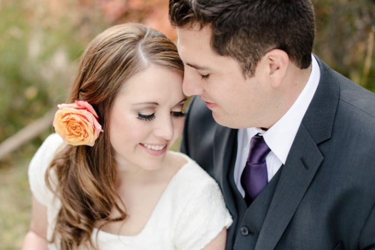 EK-Studios-Utah-Wedding-Photographers-Fall-Bridals-in-the-canyon012-Blog(pp_w768_h511)