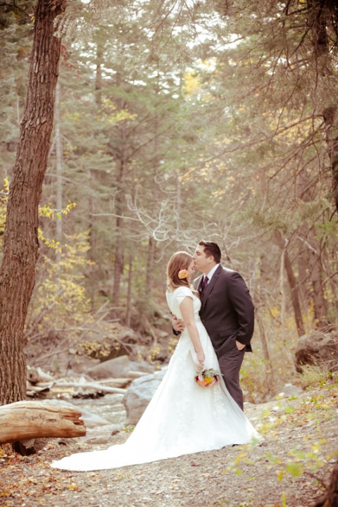 EK-Studios-Utah-Wedding-Photographers-Fall-Bridals-in-the-canyon019-Blog(pp_w480_h720)