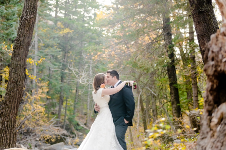 EK-Studios-Utah-Wedding-Photographers-Fall-Bridals-in-the-canyon020-Blog(pp_w768_h511)