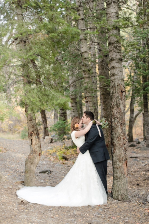 EK-Studios-Utah-Wedding-Photographers-Fall-Bridals-in-the-canyon026-Blog(pp_w480_h720)