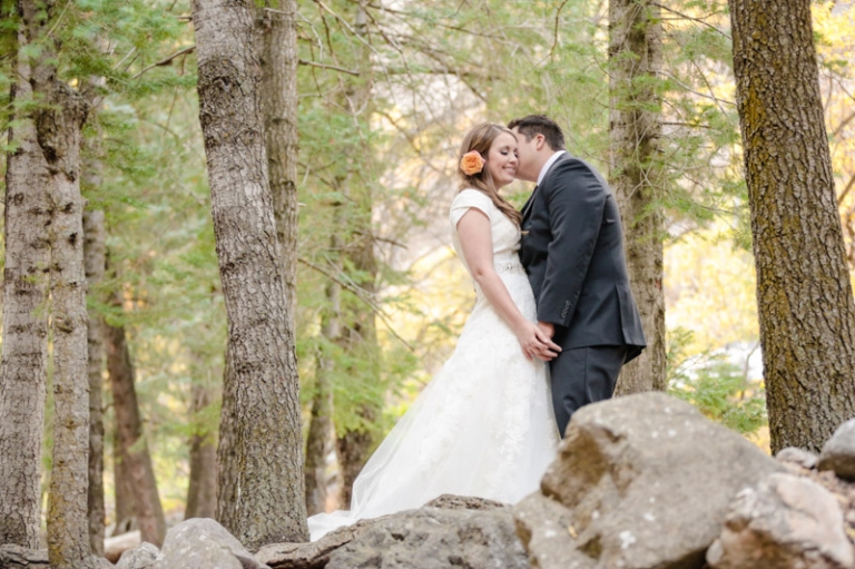 EK-Studios-Utah-Wedding-Photographers-Fall-Bridals-in-the-canyon029-Blog(pp_w768_h511)