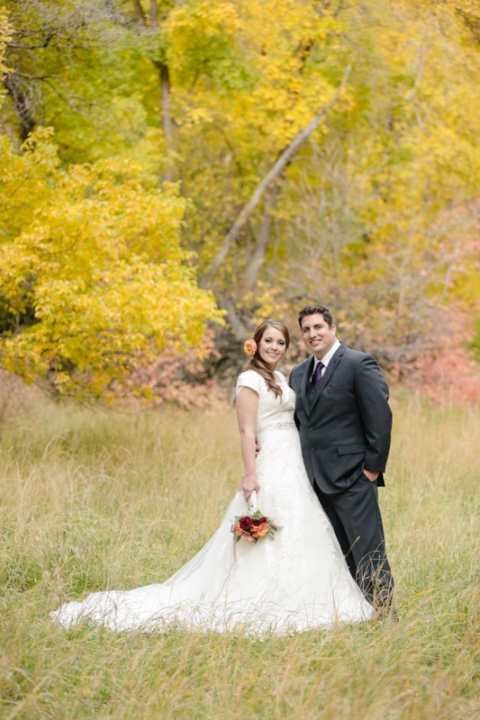 EK-Studios-Utah-Wedding-Photographers-Fall-Bridals-in-the-canyon034-Blog(pp_w480_h720)