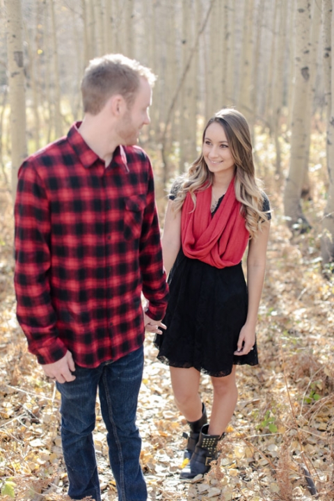 EK-Studios-Utah-Wedding-Photographers-Fall-engagments-in-the-woods010-Blog(pp_w480_h720)