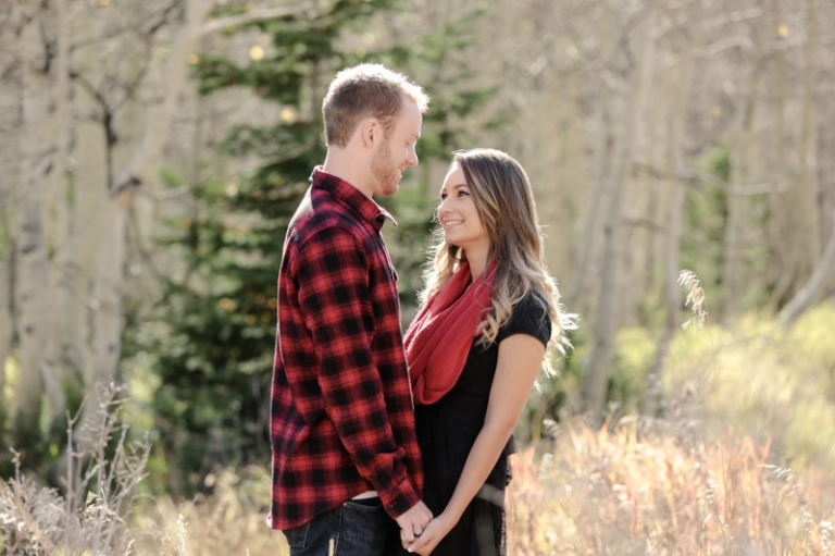 EK-Studios-Utah-Wedding-Photographers-Fall-engagments-in-the-woods016-Blog(pp_w768_h511)