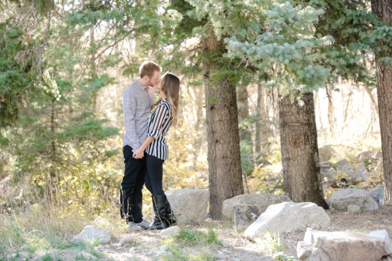 EK-Studios-Utah-Wedding-Photographers-Fall-engagments-in-the-woods021-Blog(pp_w768_h511)