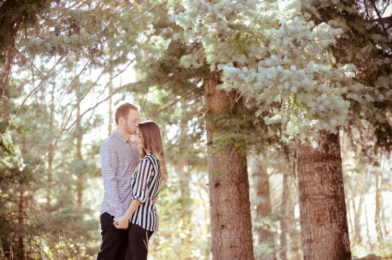 EK-Studios-Utah-Wedding-Photographers-Fall-engagments-in-the-woods023-Blog(pp_w768_h511)