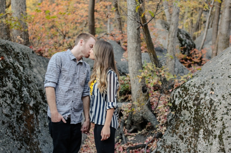 EK-Studios-Utah-Wedding-Photographers-Fall-engagments-in-the-woods032-Blog(pp_w768_h511)