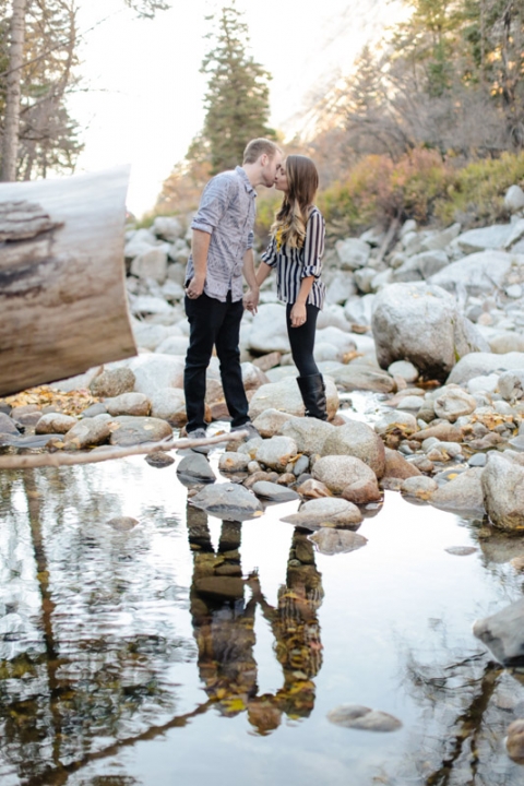 EK-Studios-Utah-Wedding-Photographers-Fall-engagments-in-the-woods037-Blog(pp_w480_h720)