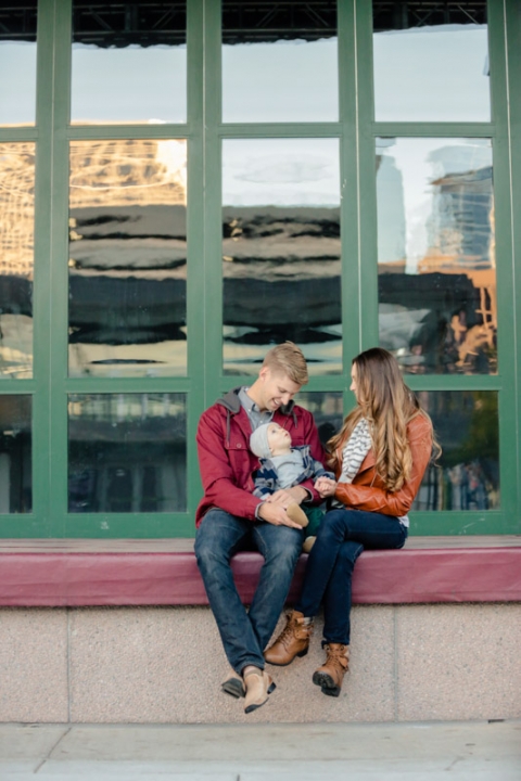 EK-Studios-Utah-Wedding-Photographers-Family-Photos-in-the-city-Gallivan-Center-SLC025-Blog(pp_w480_h720)