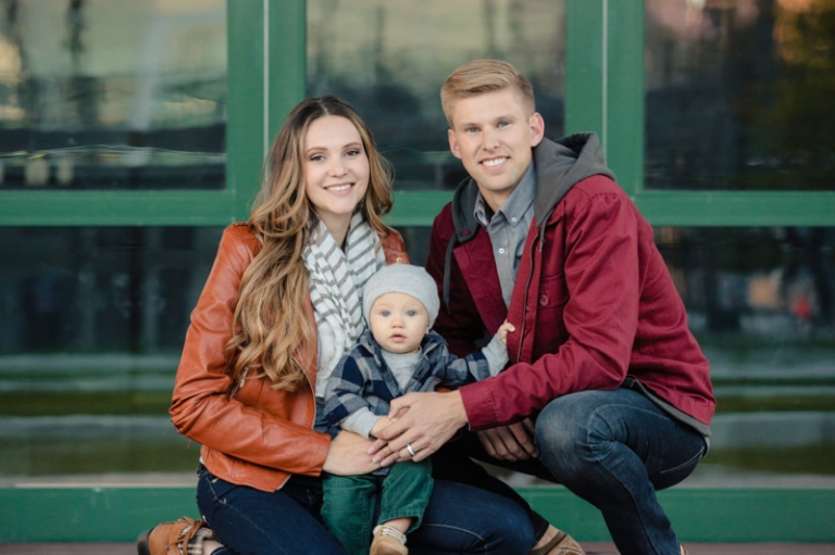 EK-Studios-Utah-Wedding-Photographers-Family-Photos-in-the-city-Gallivan-Center-SLC026-Blog(pp_w768_h511)