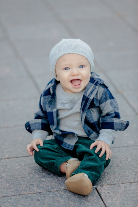 EK-Studios-Utah-Wedding-Photographers-Family-Photos-in-the-city-Gallivan-Center-SLC028-Blog(pp_w480_h720)