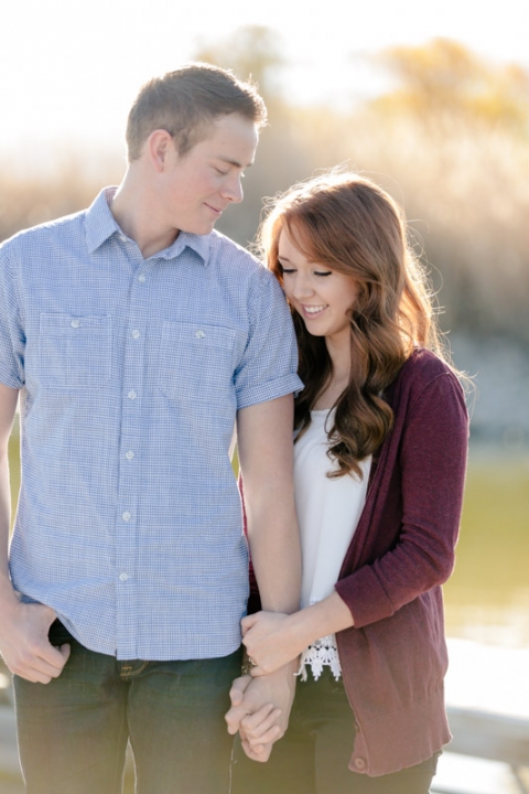 EK-Studios-Utah-Wedding-Photographers-Sunkissed-engagements-on-a-dock019-Blog(pp_w480_h720)