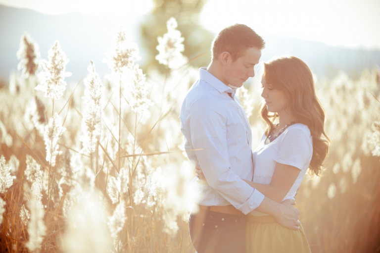 EK-Studios-Utah-Wedding-Photographers-Sunkissed-engagements-on-a-dock020-Blog(pp_w768_h511)