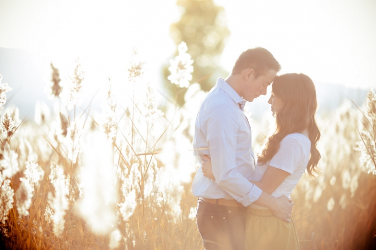 EK-Studios-Utah-Wedding-Photographers-Sunkissed-engagements-on-a-dock025-Blog(pp_w768_h511)