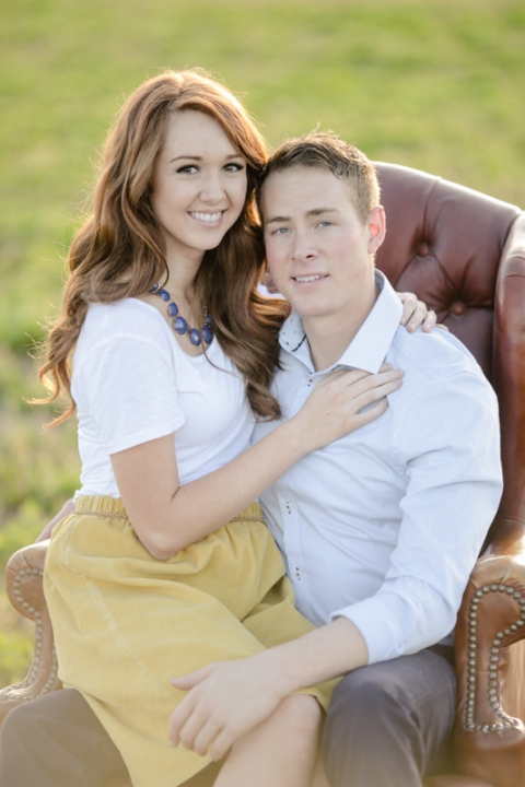 EK-Studios-Utah-Wedding-Photographers-Sunkissed-engagements-on-a-dock034-Blog(pp_w480_h720)