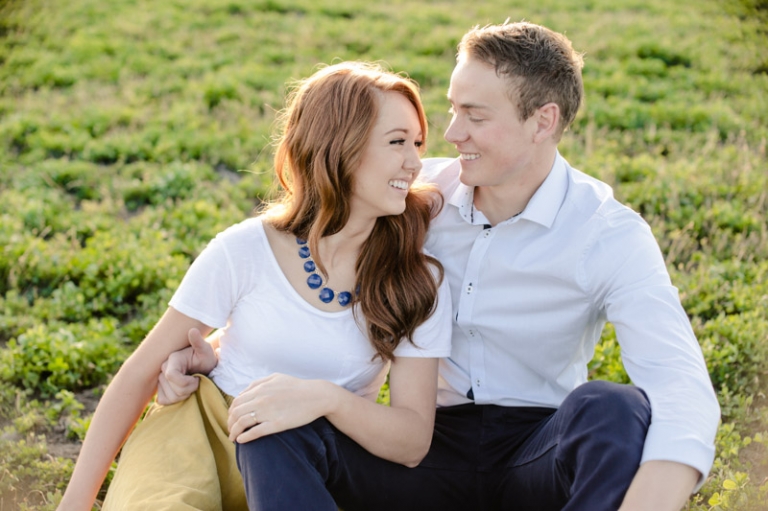 EK-Studios-Utah-Wedding-Photographers-Sunkissed-engagements-on-a-dock036-Blog(pp_w768_h511)