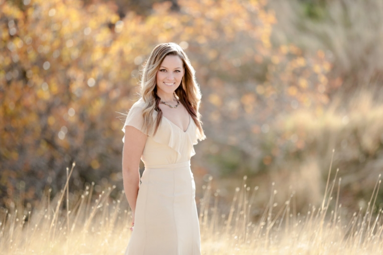 EK-Studios-Utah-Wedding-Photographers-Sunkissed-Bridals-in-a-field001-Blog(pp_w768_h511)