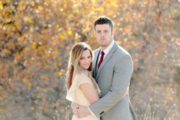 EK-Studios-Utah-Wedding-Photographers-Sunkissed-Bridals-in-a-field003-Blog(pp_w768_h511)