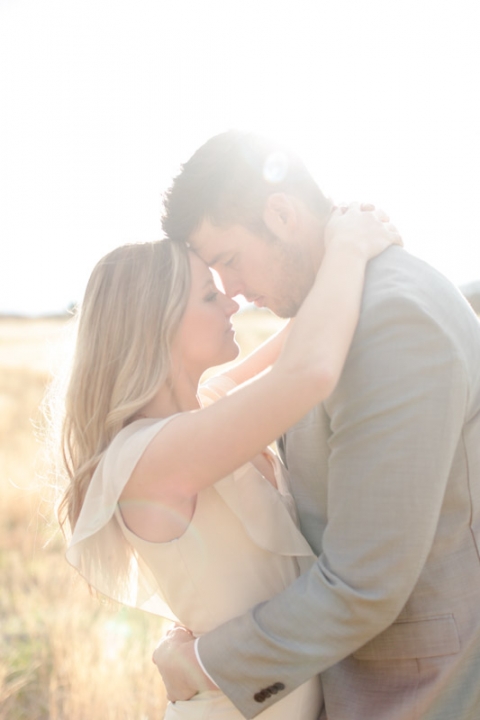 EK-Studios-Utah-Wedding-Photographers-Sunkissed-Bridals-in-a-field016-Blog(pp_w480_h720)