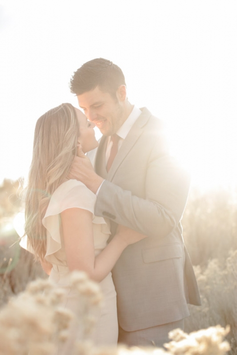 EK-Studios-Utah-Wedding-Photographers-Sunkissed-Bridals-in-a-field022-Blog(pp_w480_h720)