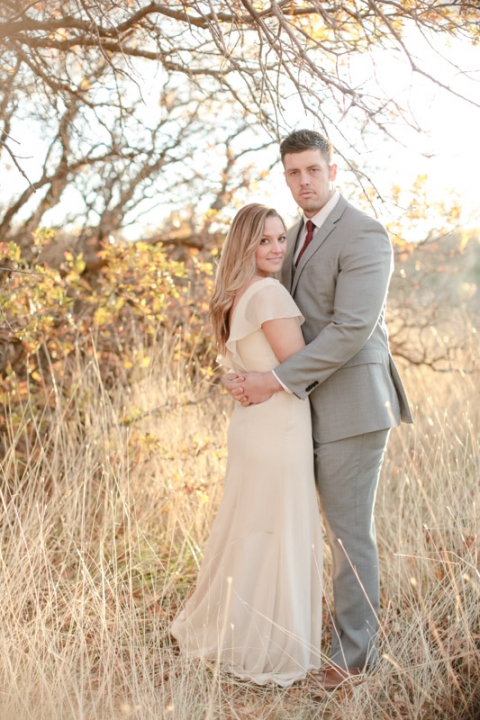 EK-Studios-Utah-Wedding-Photographers-Sunkissed-Bridals-in-a-field028-Blog(pp_w480_h720)