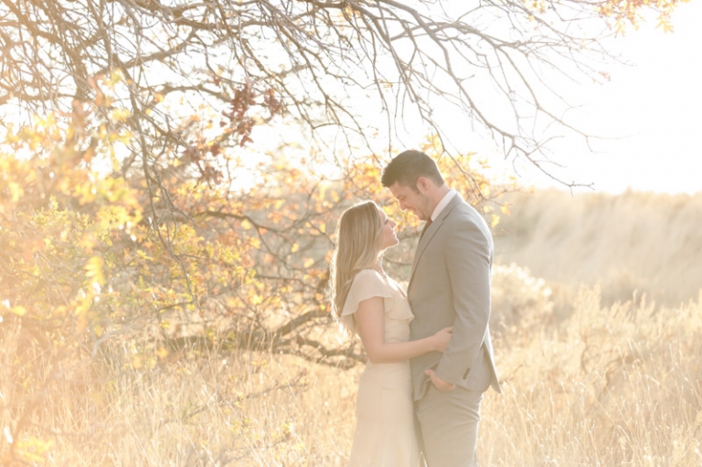 EK-Studios-Utah-Wedding-Photographers-Sunkissed-Bridals-in-a-field029-Blog(pp_w768_h511)
