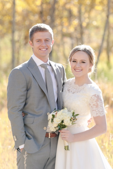 EK-Studios-Utah-Wedding-Photographers-Fall-bridals-in-a-meadow006-Blog(pp_w480_h720)