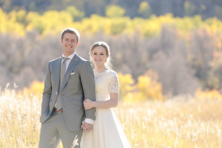 EK-Studios-Utah-Wedding-Photographers-Fall-bridals-in-a-meadow013-Blog(pp_w768_h511)