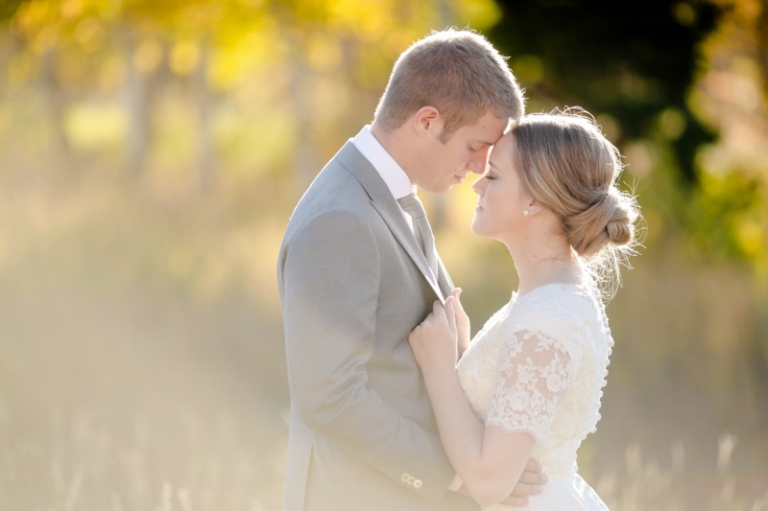 EK-Studios-Utah-Wedding-Photographers-Fall-bridals-in-a-meadow019-Blog(pp_w768_h511)