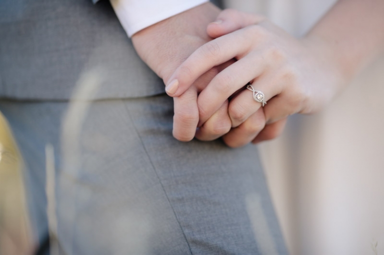 EK-Studios-Utah-Wedding-Photographers-Fall-bridals-in-a-meadow022-Blog(pp_w768_h511)