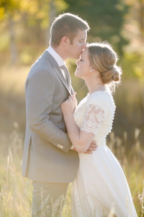 EK-Studios-Utah-Wedding-Photographers-Fall-bridals-in-a-meadow023-Blog(pp_w480_h720)