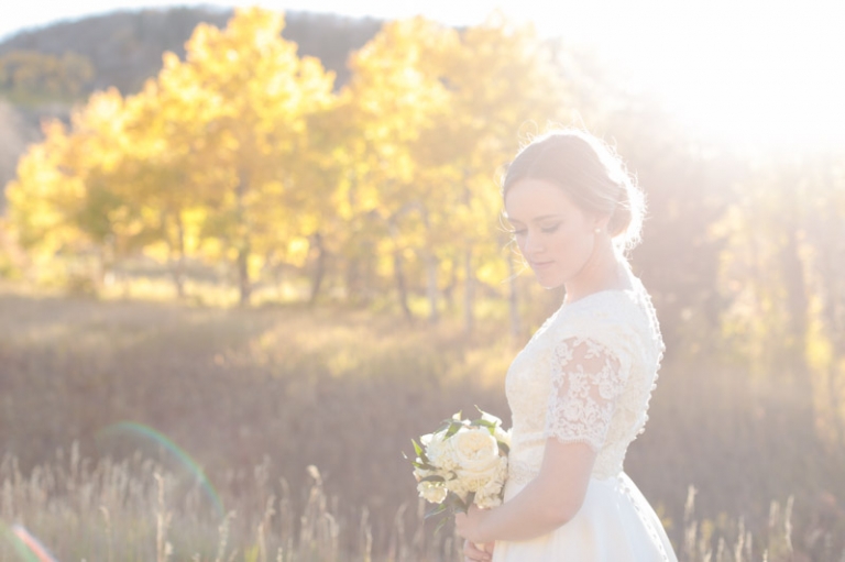 EK-Studios-Utah-Wedding-Photographers-Fall-bridals-in-a-meadow028-Blog(pp_w768_h511)
