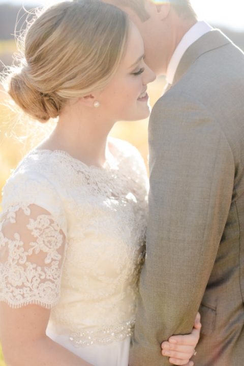 EK-Studios-Utah-Wedding-Photographers-Fall-bridals-in-a-meadow030-Blog(pp_w480_h720)