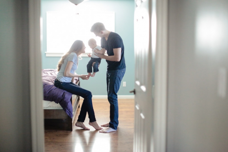 EK-Studios-Utah-Wedding-Photographers-Family-Photos-in-the-home016-Blog(pp_w768_h511)