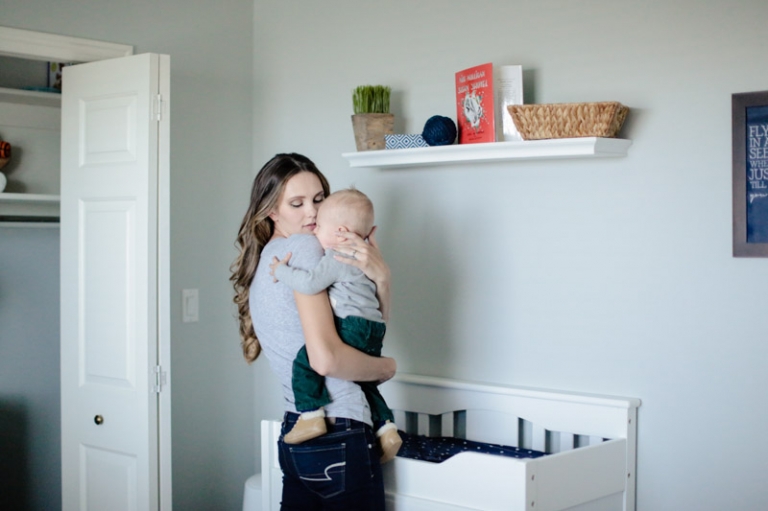 EK-Studios-Utah-Wedding-Photographers-Family-Photos-in-the-home024-Blog(pp_w768_h511)